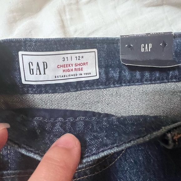Brand New! Gap Cheeky High Rise Shorts 12R - Picture 4 of 4